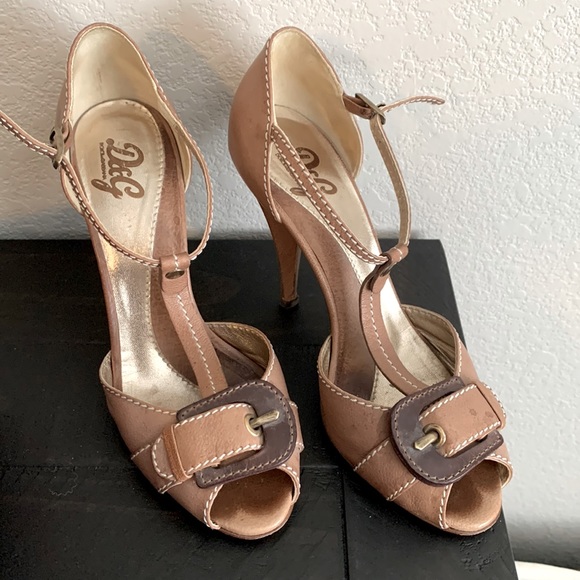 Dolce and Gabbana heels - Picture 1 of 6